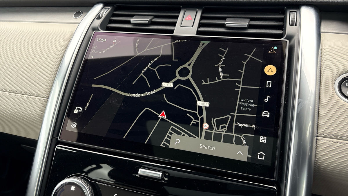 Land Rover Discovery Image 17
