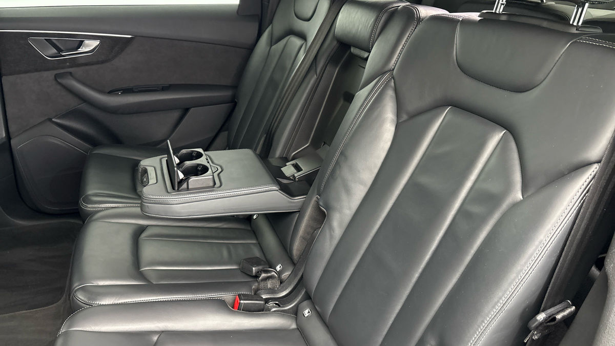 Audi Q7 Image 9