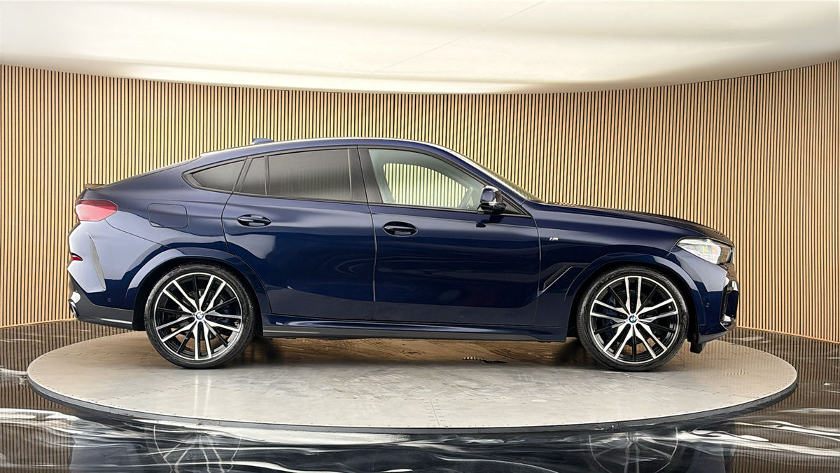BMW X6 Image 16