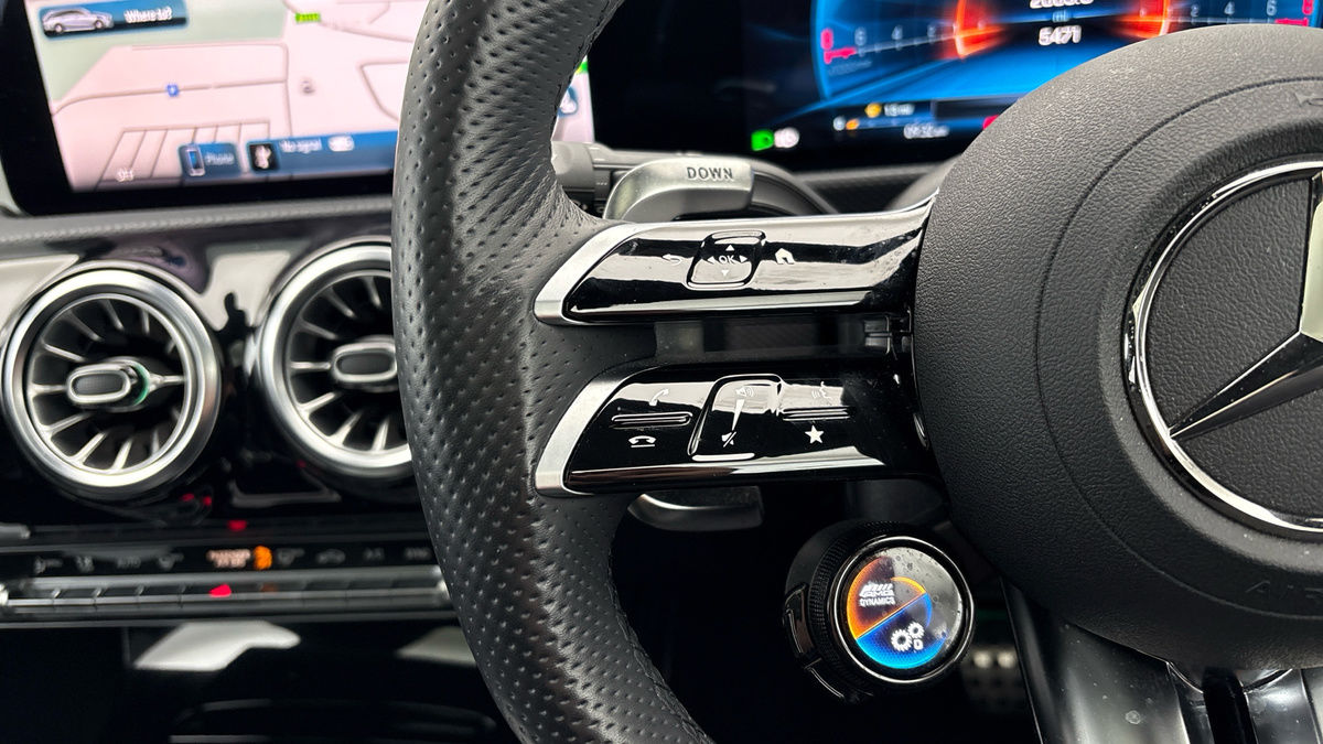 Mercedes-Benz CLA Image 13