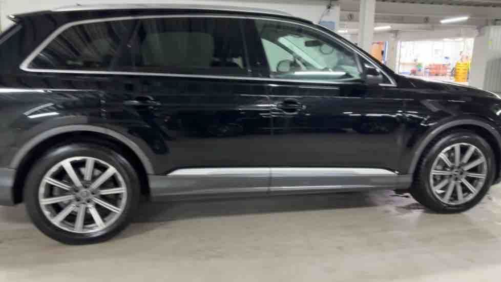 More views of Audi Q7