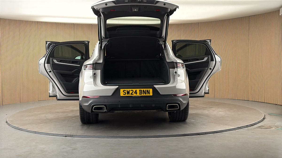 More views of Porsche Cayenne