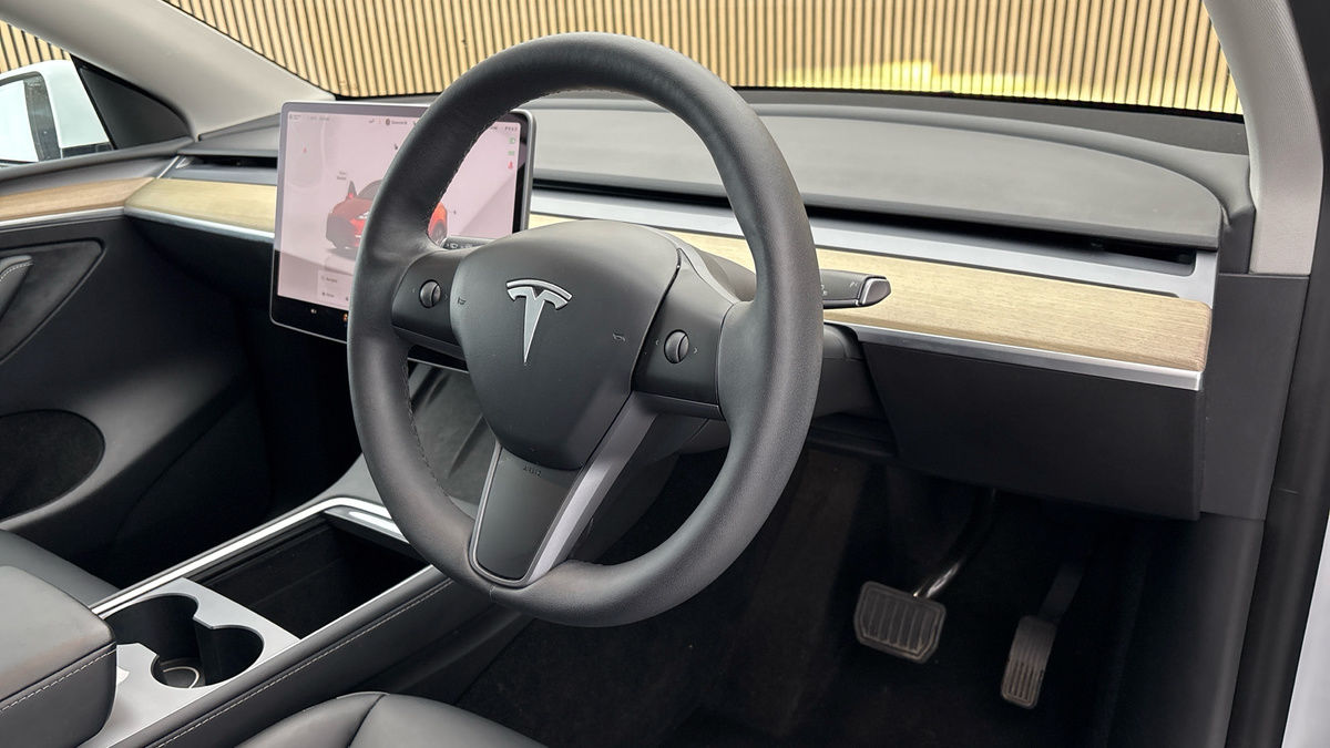 Tesla Model Y Image 5