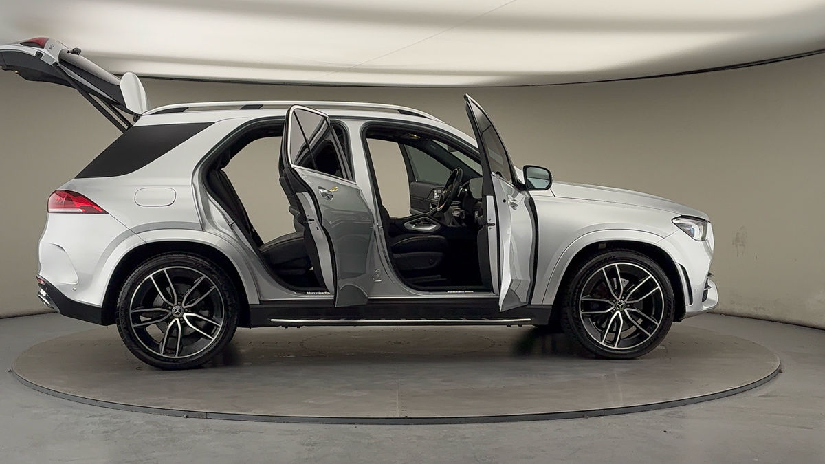 More views of Mercedes-Benz GLE