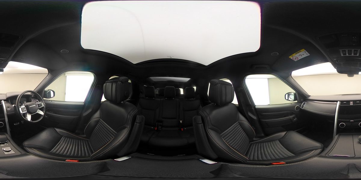 More views of Land Rover Discovery