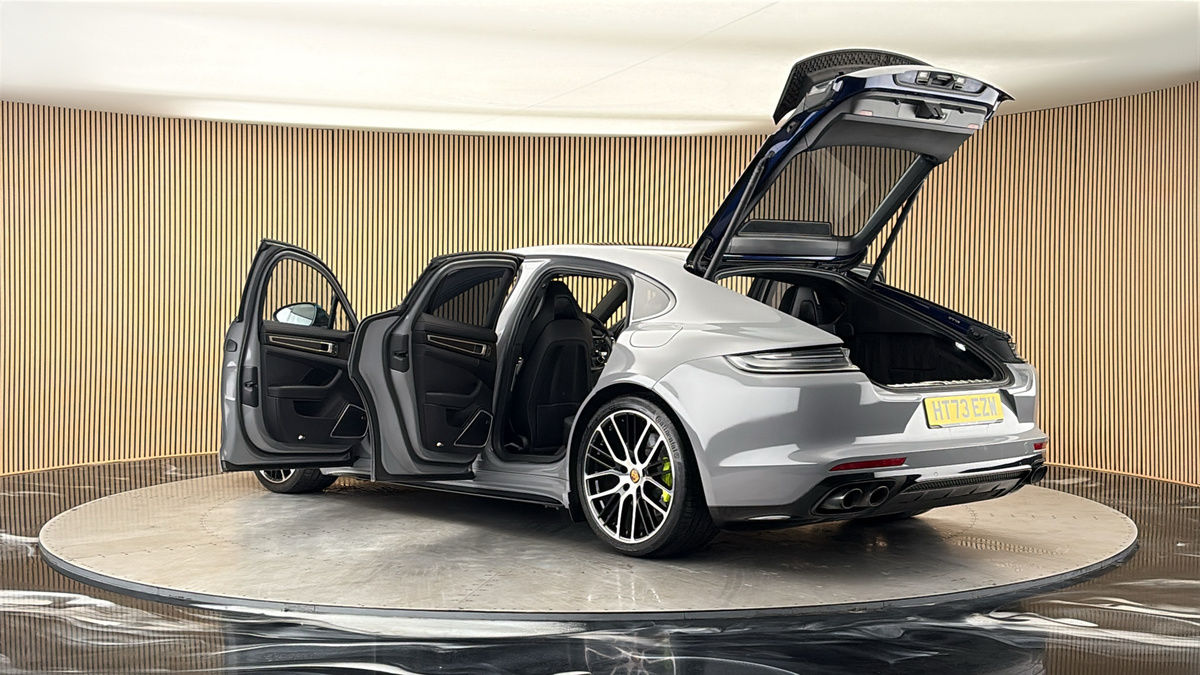 More views of Porsche Panamera