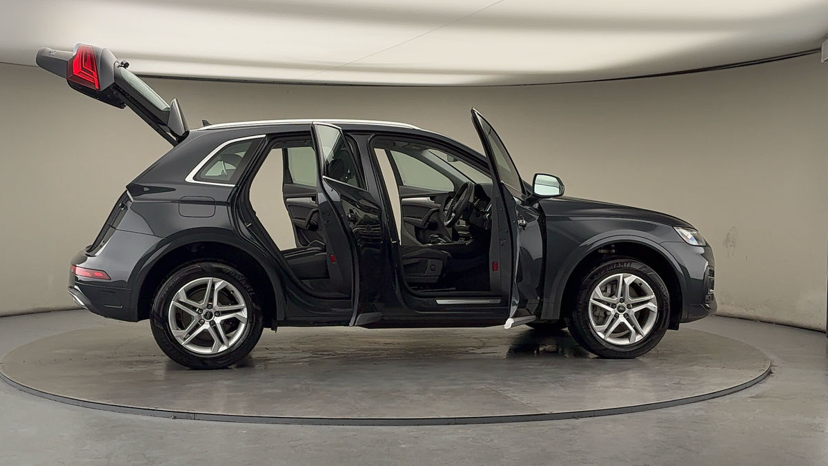 More views of Audi Q5