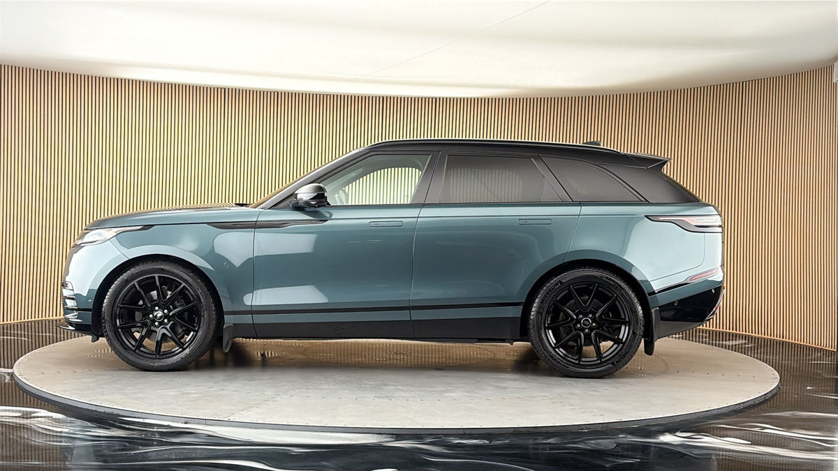 Land Rover Range Rover Velar Image 15