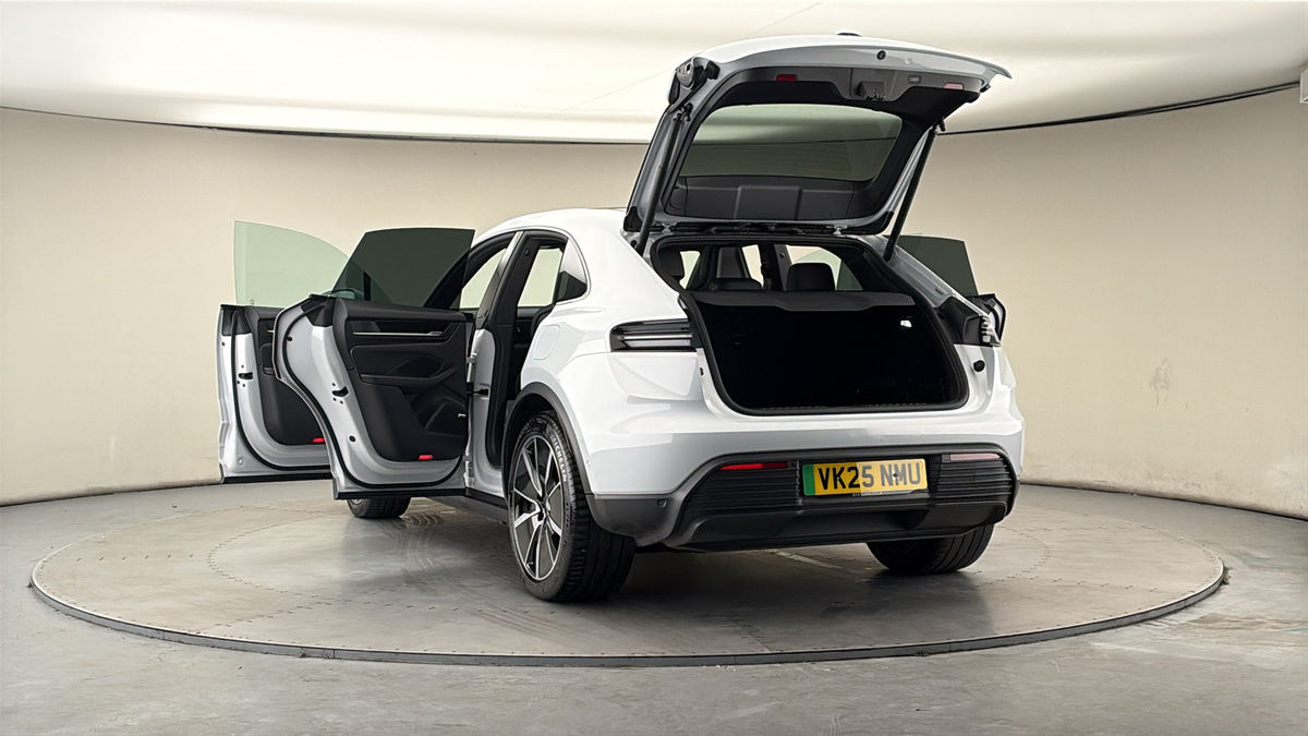 More views of Porsche Macan