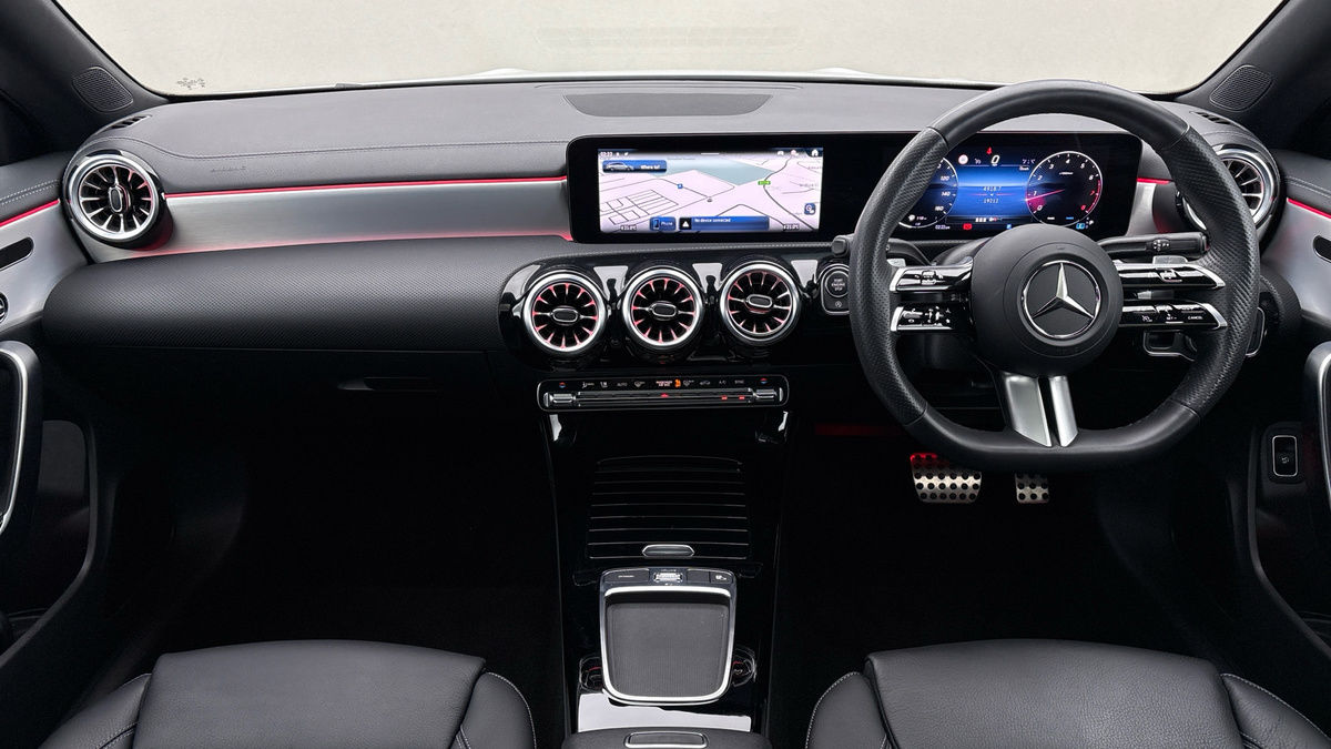 Mercedes-Benz CLA Image 12