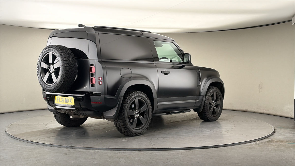 Land Rover Defender 90 Image 21