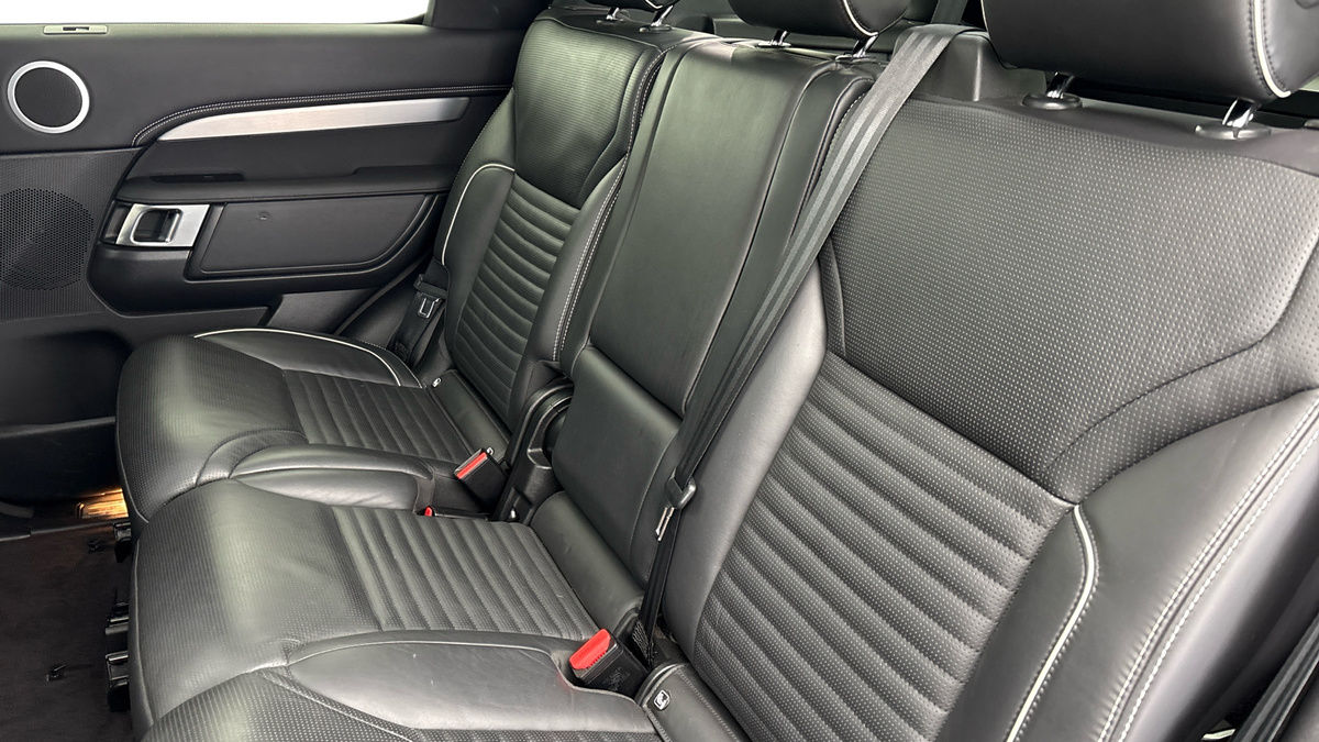 Land Rover Discovery Image 8