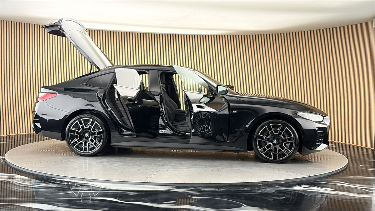 More views of BMW i4