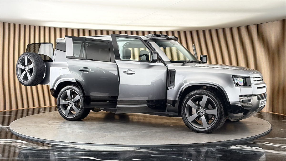 More views of Land Rover Defender 110