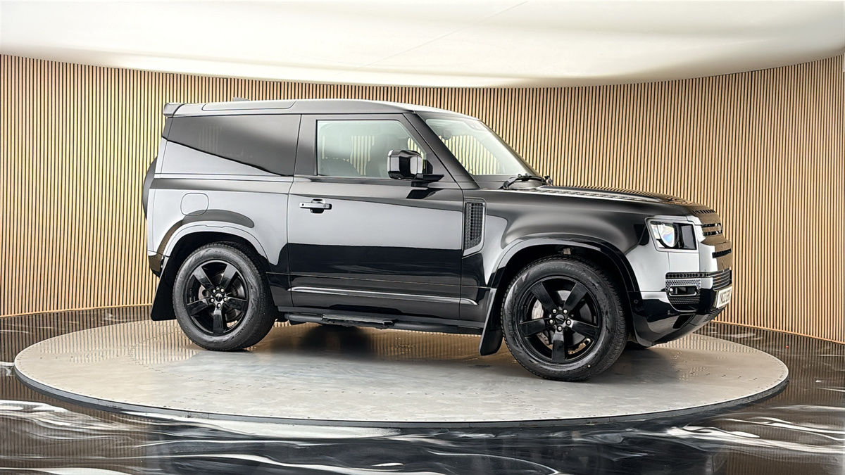 More views of Land Rover Defender 90