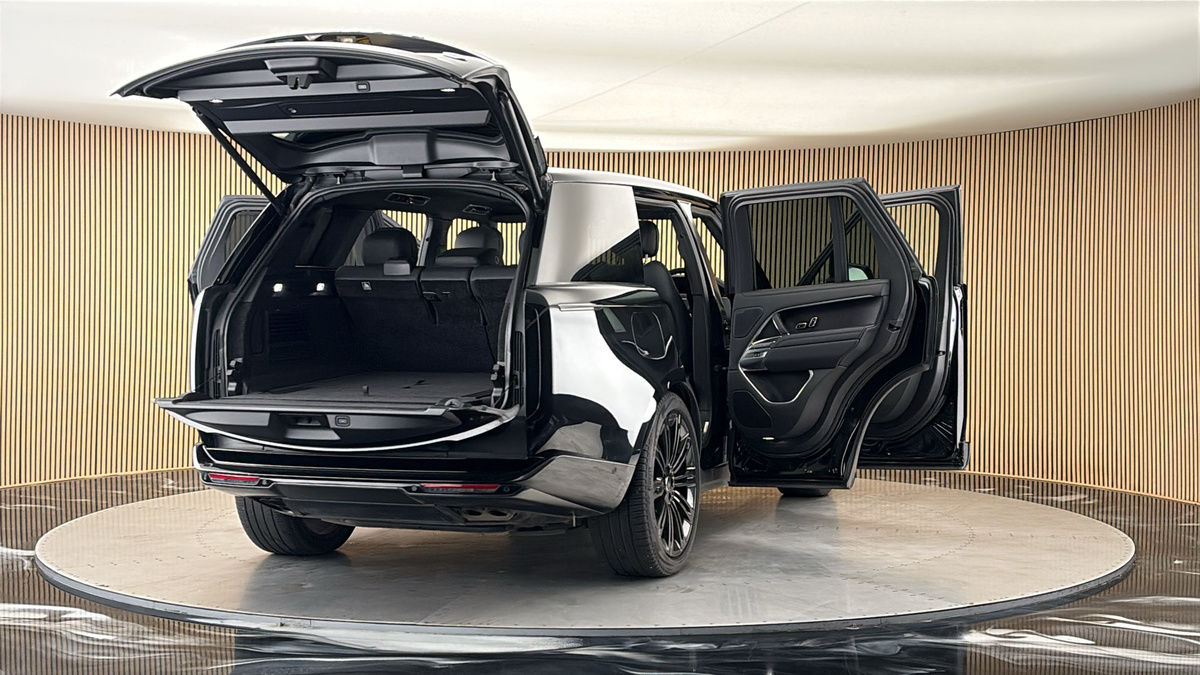 More views of Land Rover Range Rover