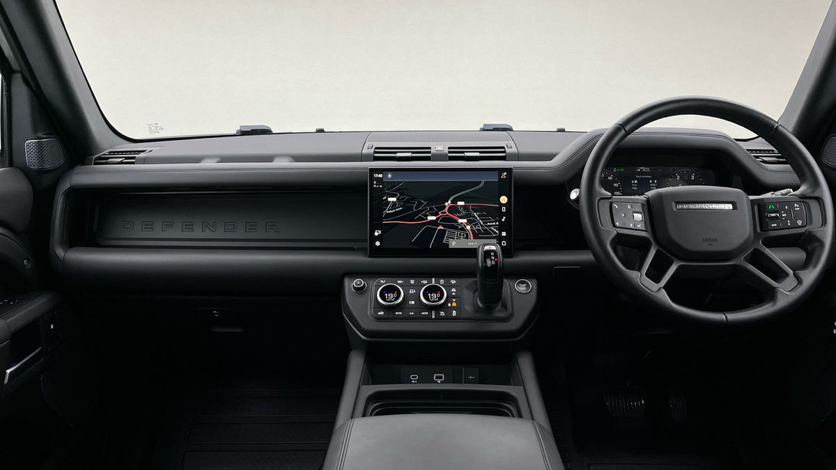 Land Rover Defender 110 Urban Image 24