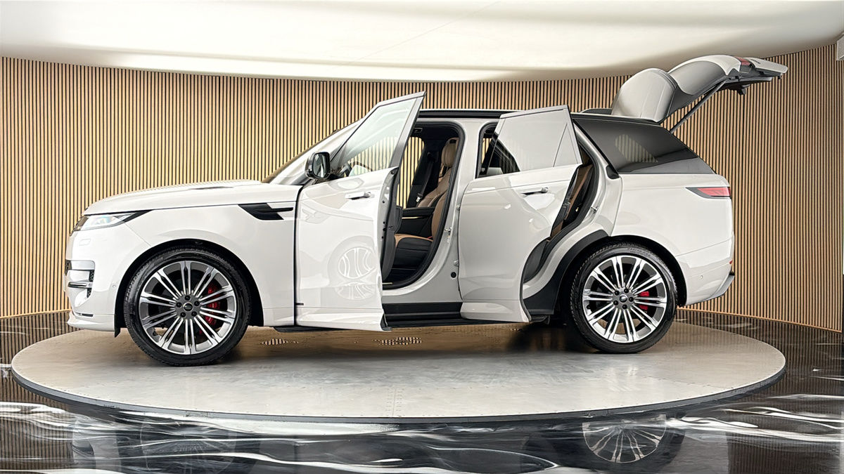 More views of Land Rover Range Rover Sport