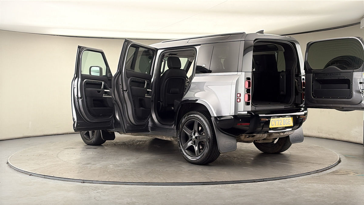 More views of Land Rover Defender 110