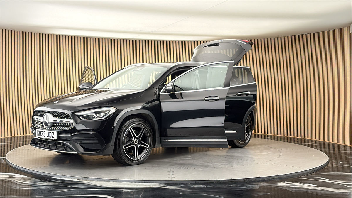 Mercedes-Benz GLA Image 22