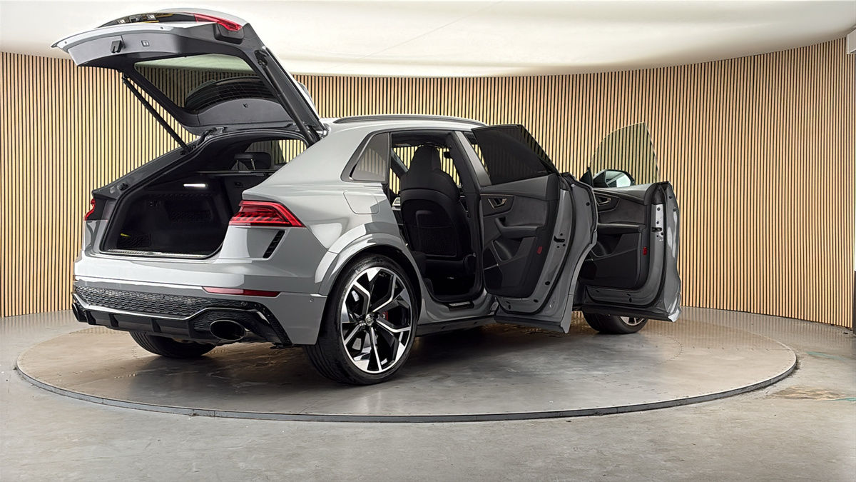 More views of Audi RSQ8