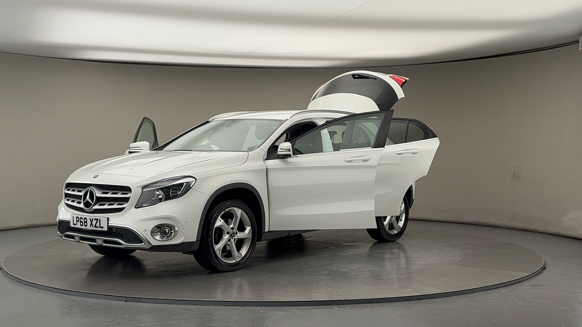 More views of Mercedes-Benz GLA