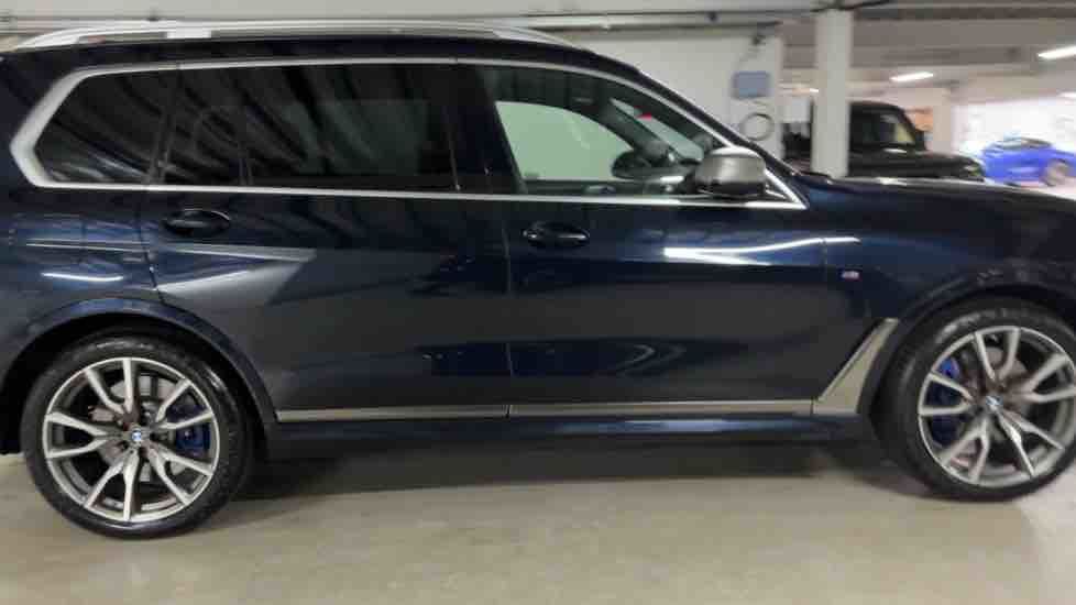 More views of BMW X7