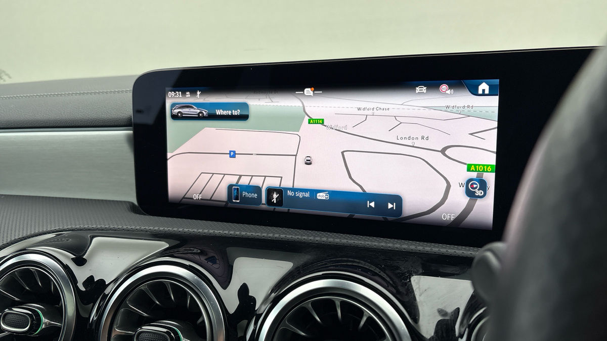 Mercedes-Benz CLA Image 17