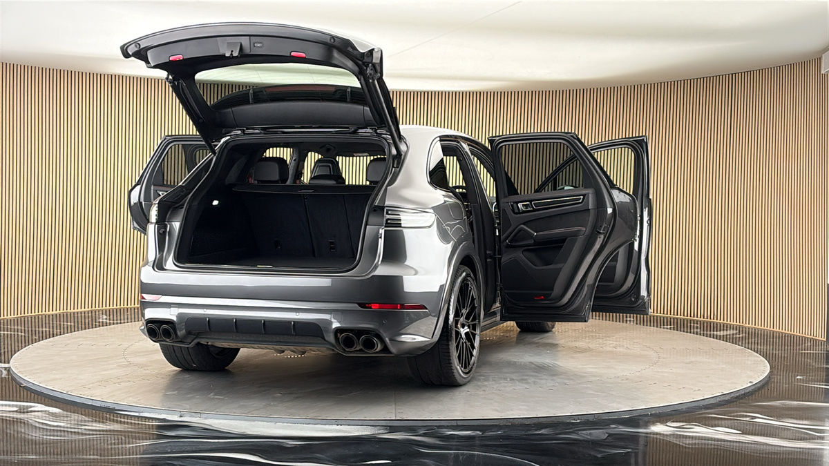 More views of Porsche Cayenne