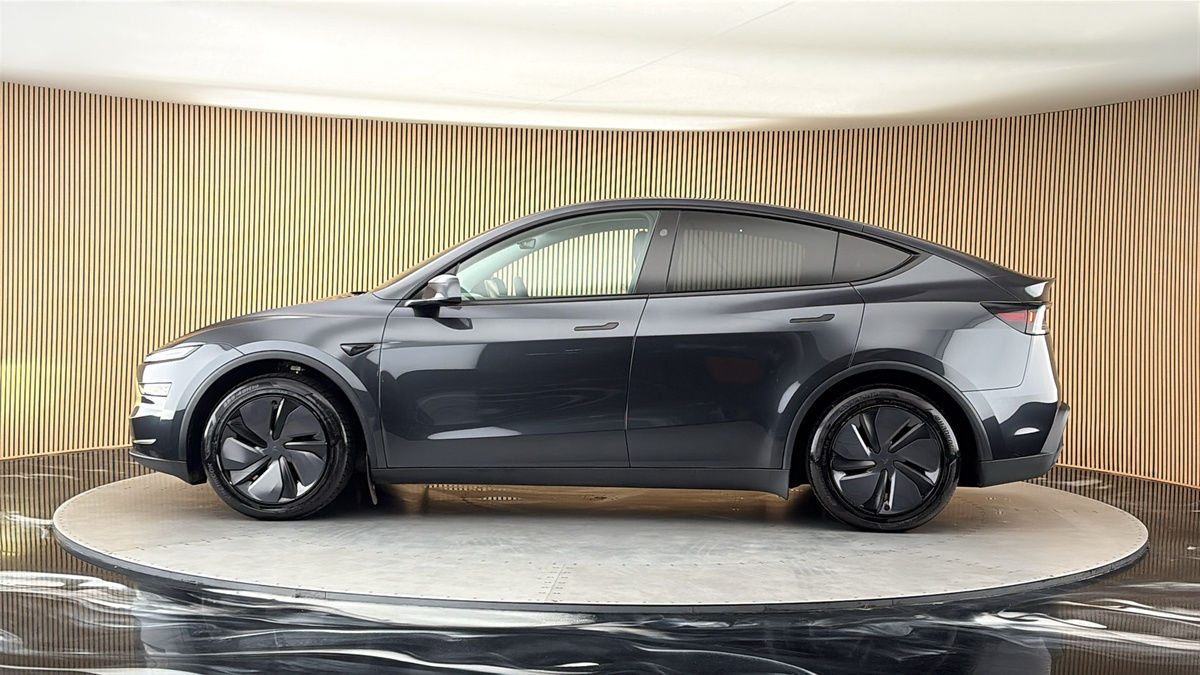 Tesla Model Y Image 15
