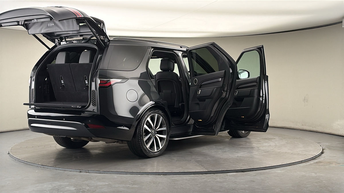 More views of Land Rover Discovery