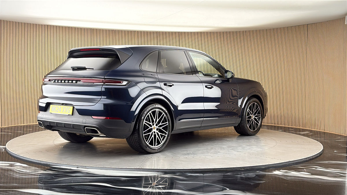 Porsche Cayenne Image 21