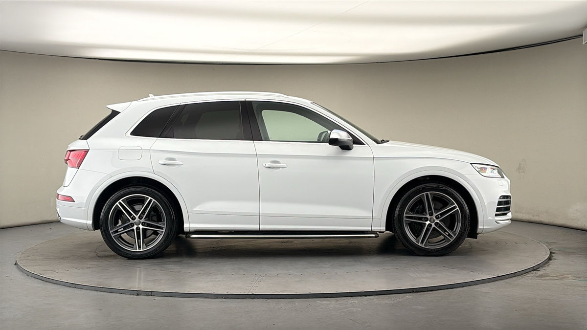Audi SQ5 Image 16