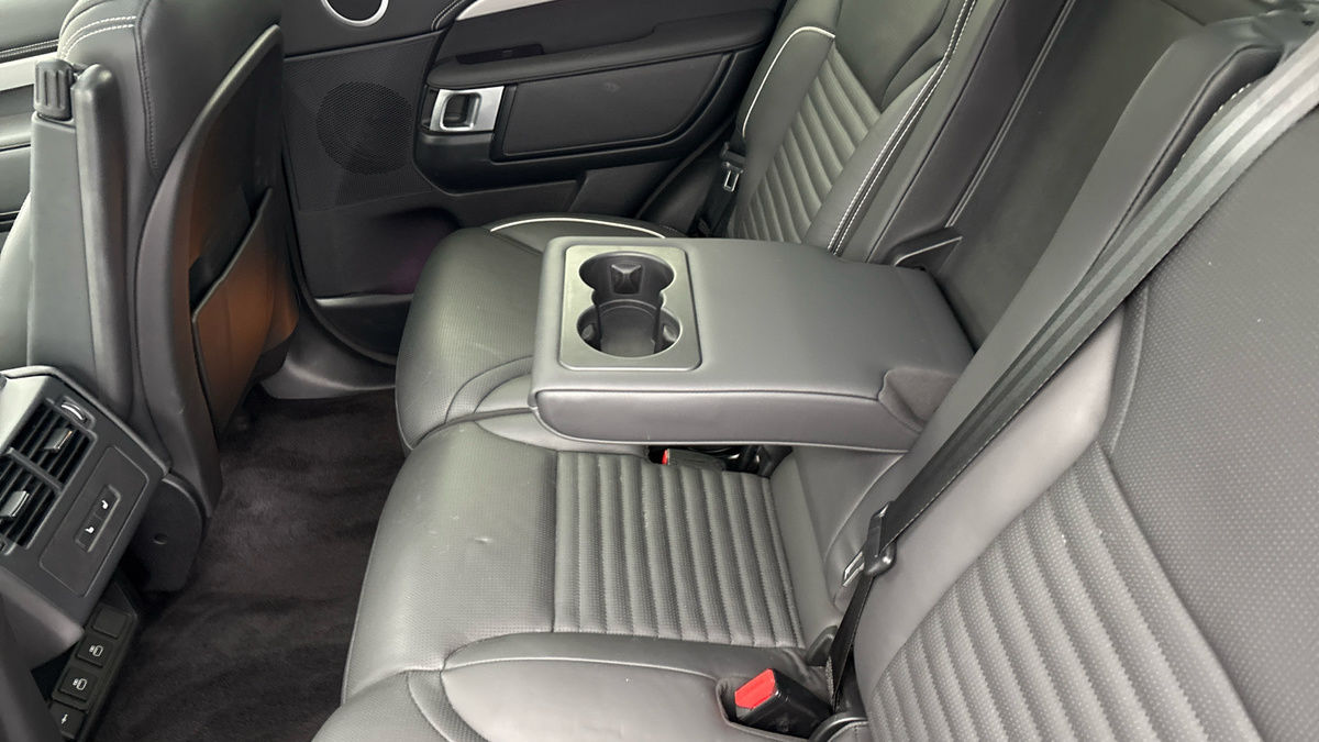 Land Rover Discovery Image 9