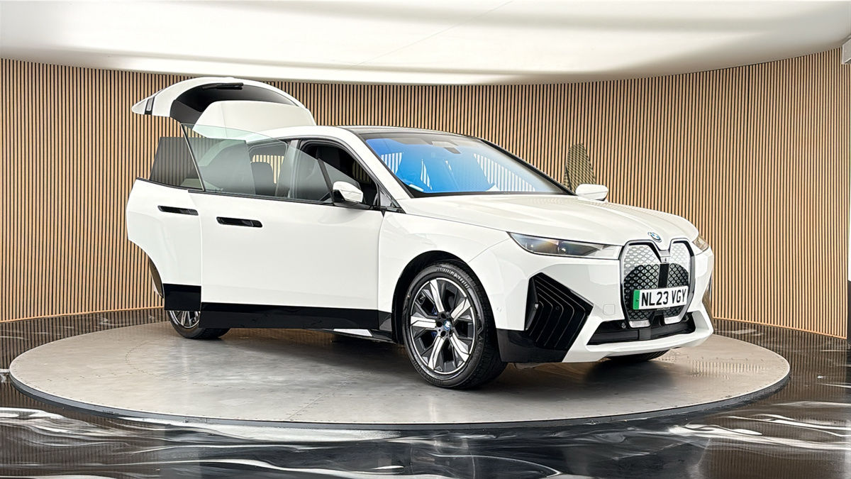 More views of BMW iX
