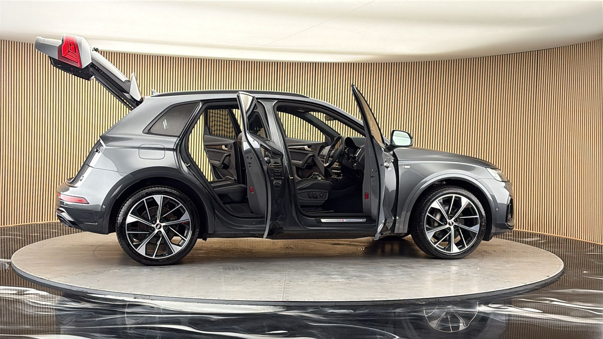 More views of Audi Q5