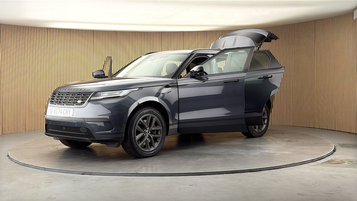 Land Rover Range Rover Velar Image 22