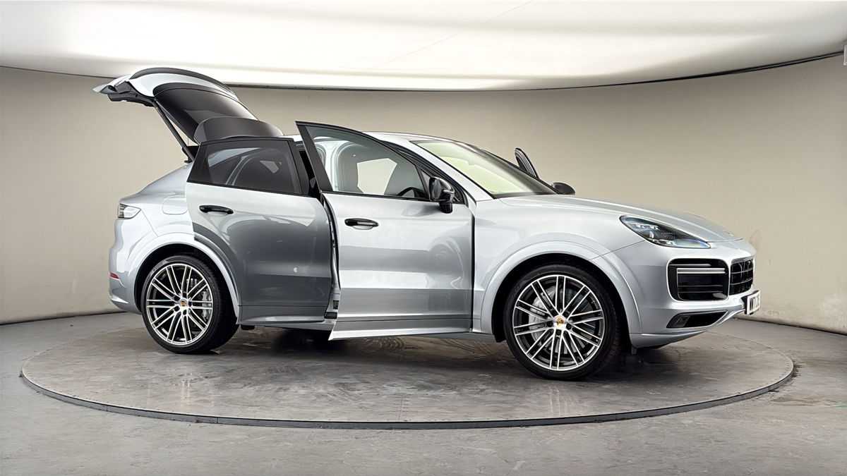 More views of Porsche Cayenne