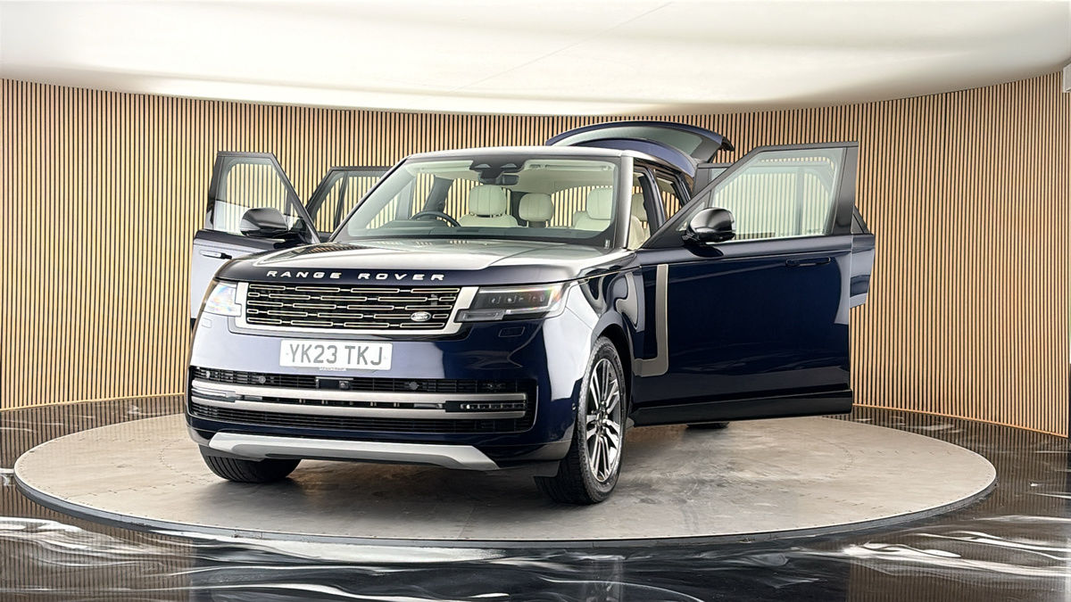More views of Land Rover Range Rover