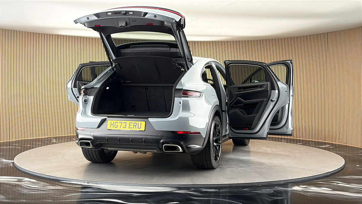 More views of Porsche Cayenne