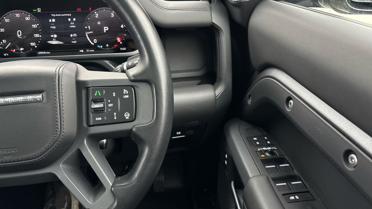 Land Rover Defender 110 Urban Image 14