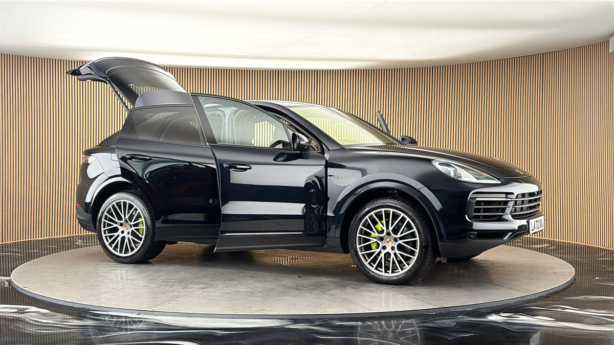 More views of Porsche Cayenne