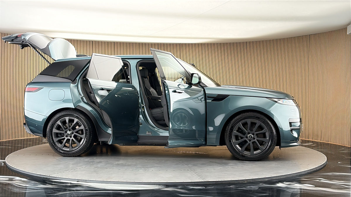 More views of Land Rover Range Rover Sport