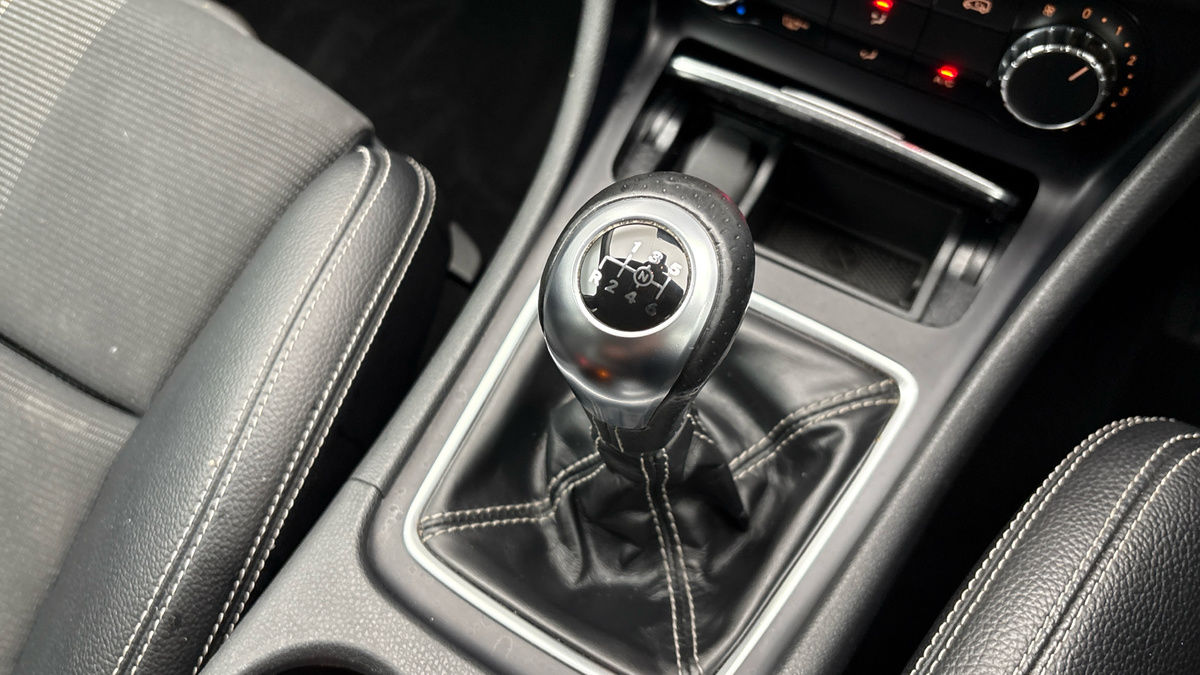 Mercedes-Benz GLA Image 6