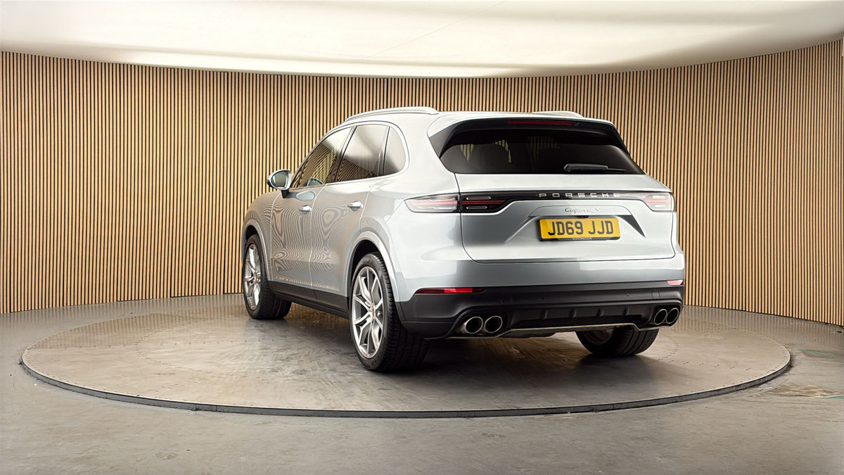More views of Porsche Cayenne