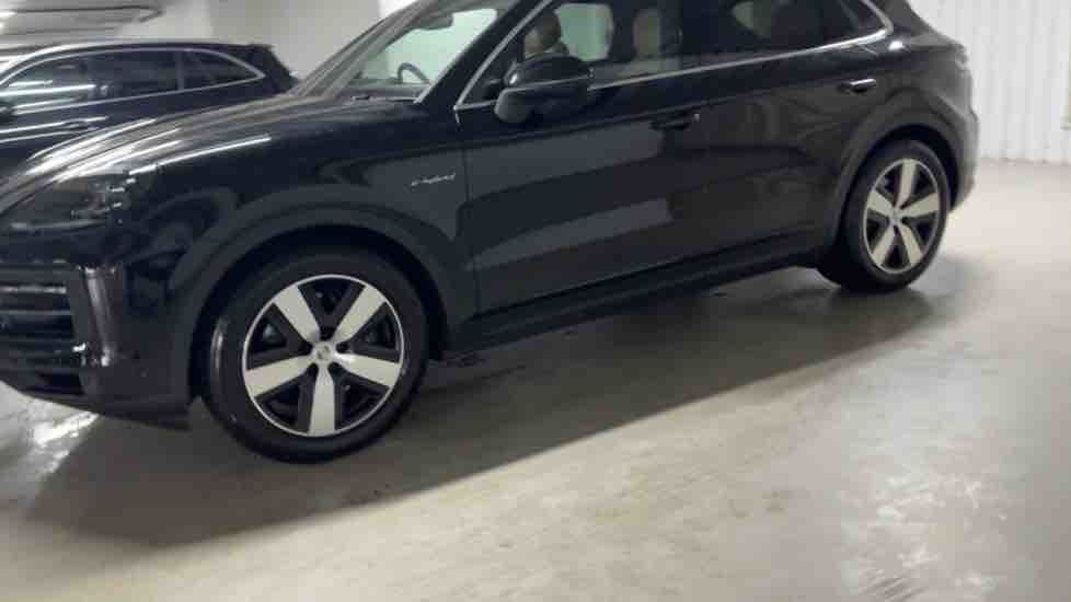 More views of Porsche Cayenne
