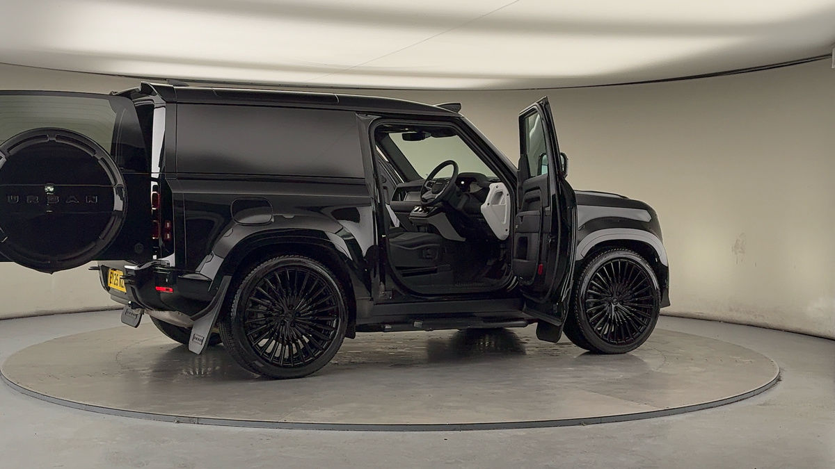 More views of Land Rover Defender 90