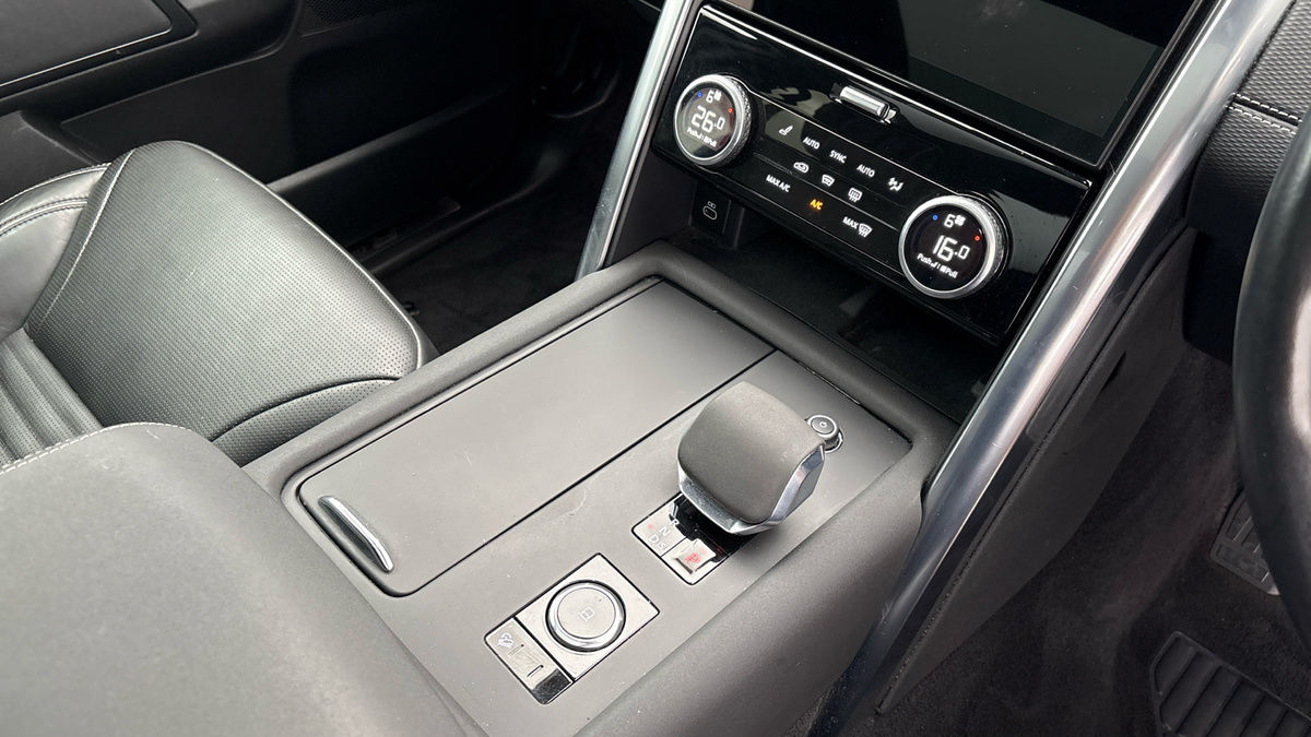 Land Rover Discovery Image 18