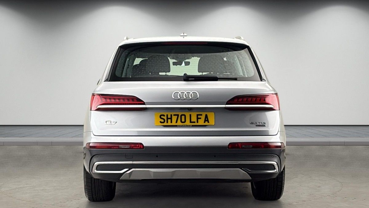 Audi Q7 Image 4