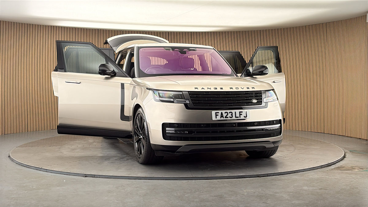More views of Land Rover Range Rover